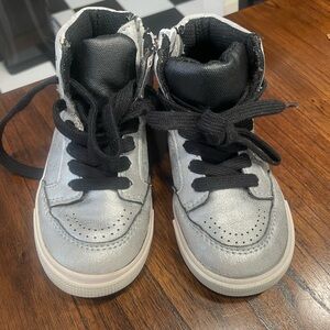 GAP silver toddler sneaker